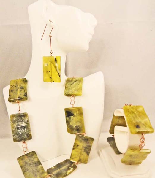 New Jade Necklace, Earrng and Bracelet Set